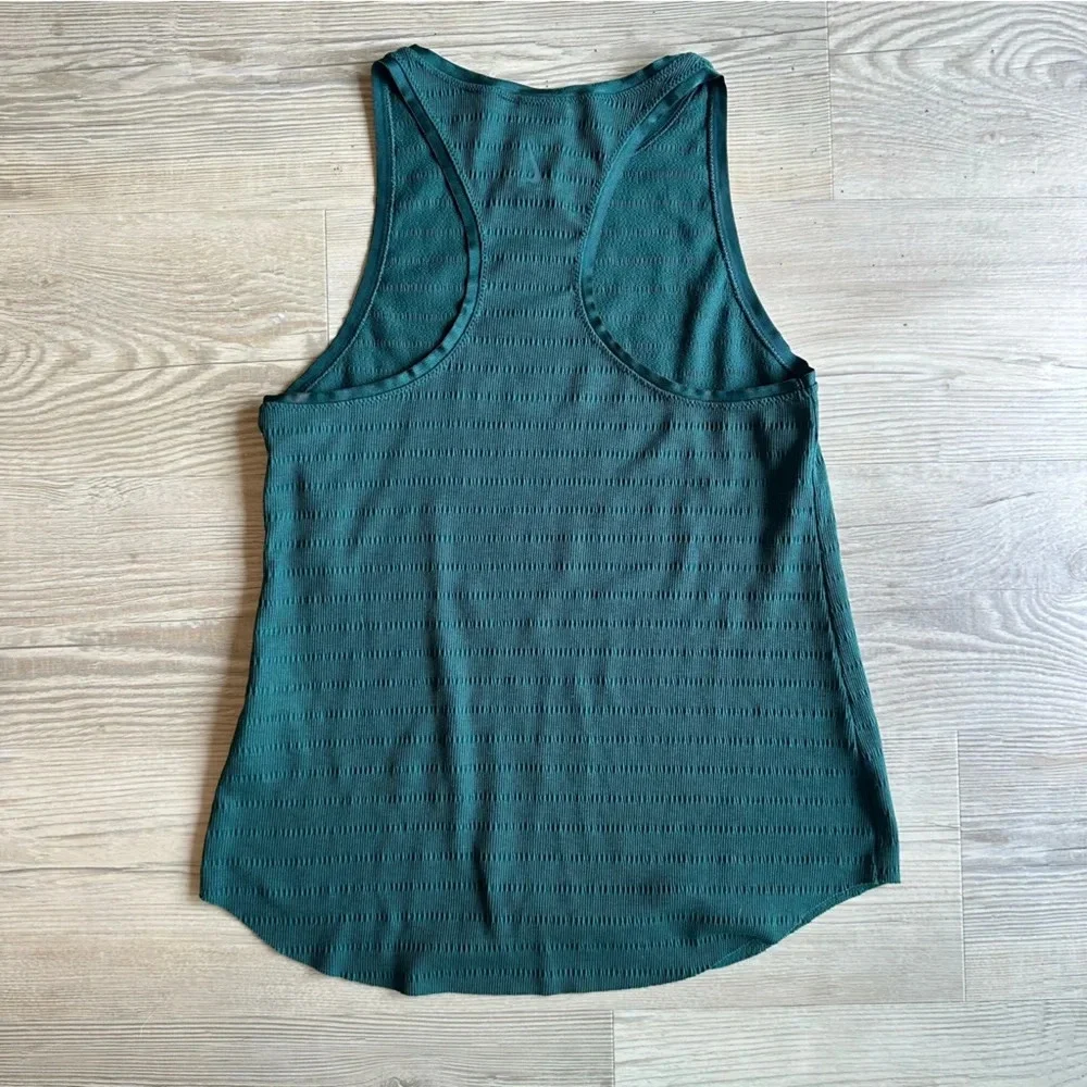 NIKE Yoga Women's Tank top size medium Knit top In dark Green, CU6321-397